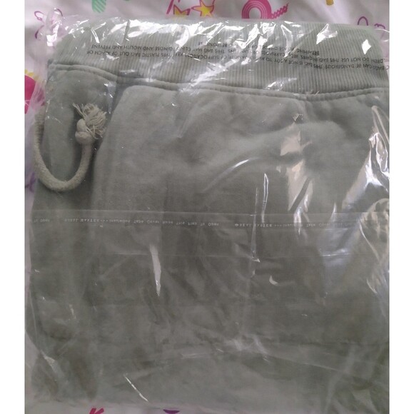 Pretty Little Thing Khaki Oversized Washed Hoodie & Sweat Pants - Picture 6 of 8